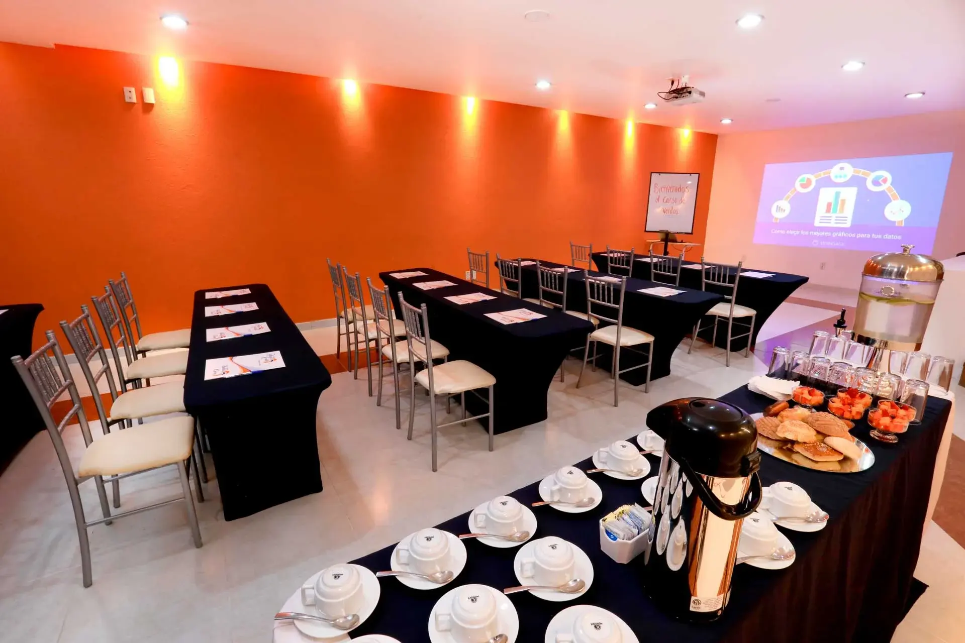 img_hotel_emily_naranja1