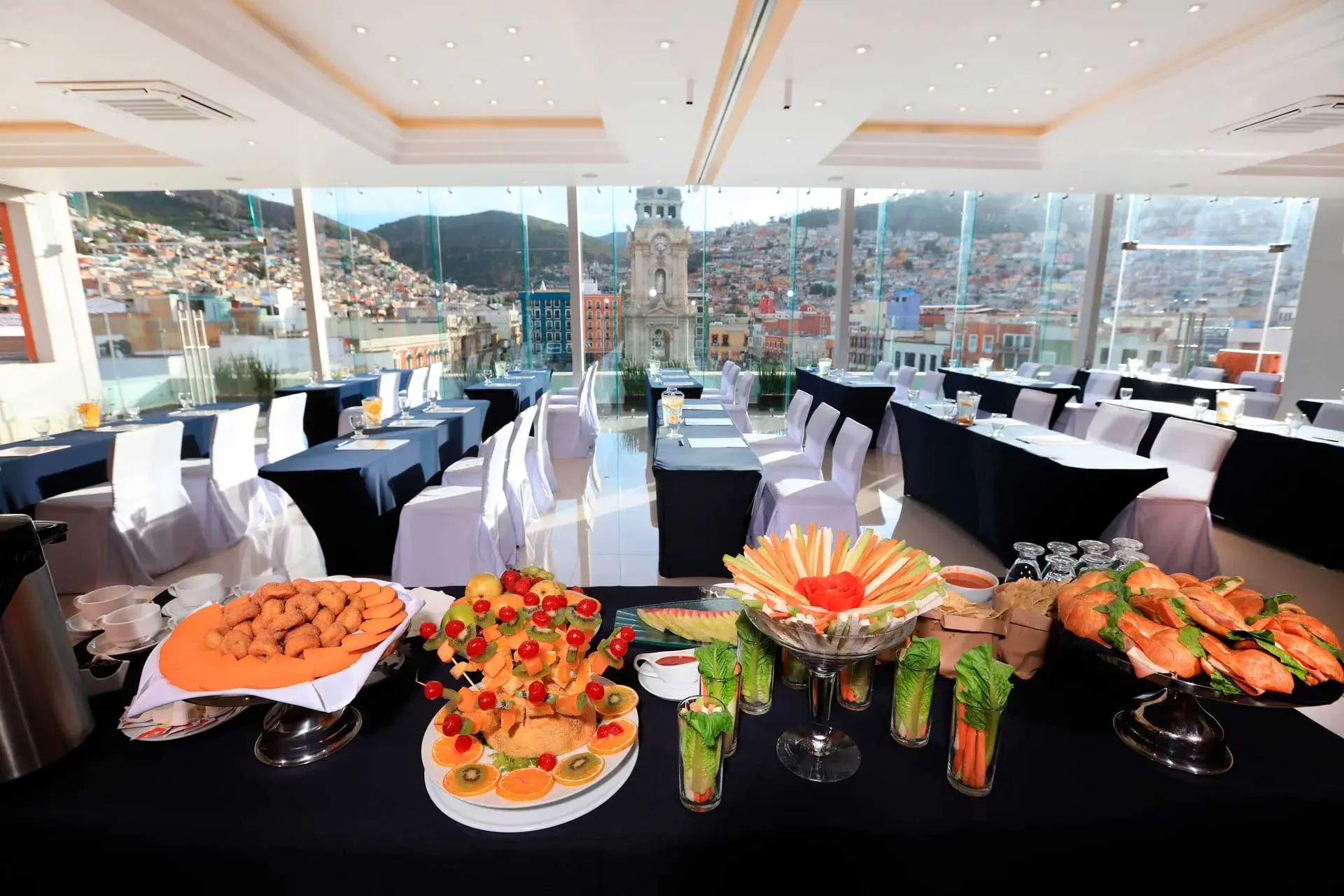 img_hotel_emily_salones1