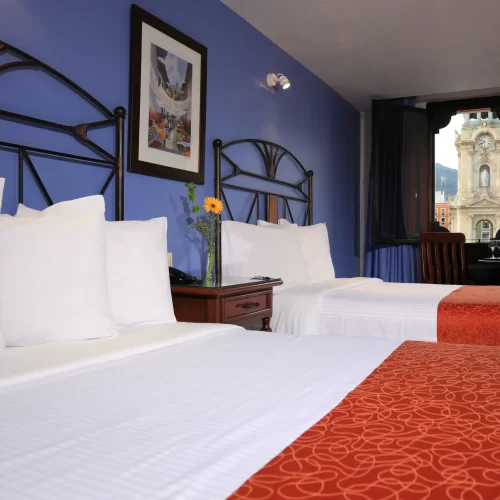 img_hotel_emily_jrsuite_header