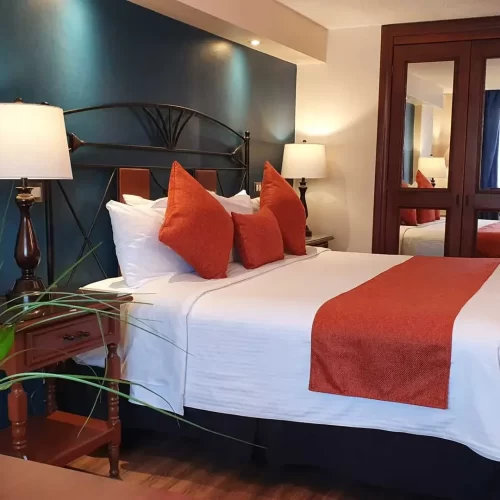 img_hotel_emily_suite_full_1